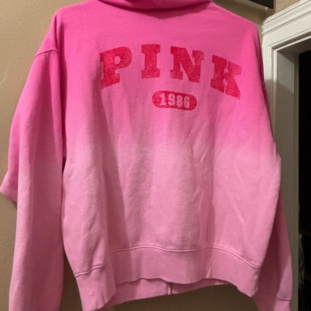 PINK Victoria's Secret Ombre Pink ladies sweatshirt XS BNWT - Picture 3 of 3